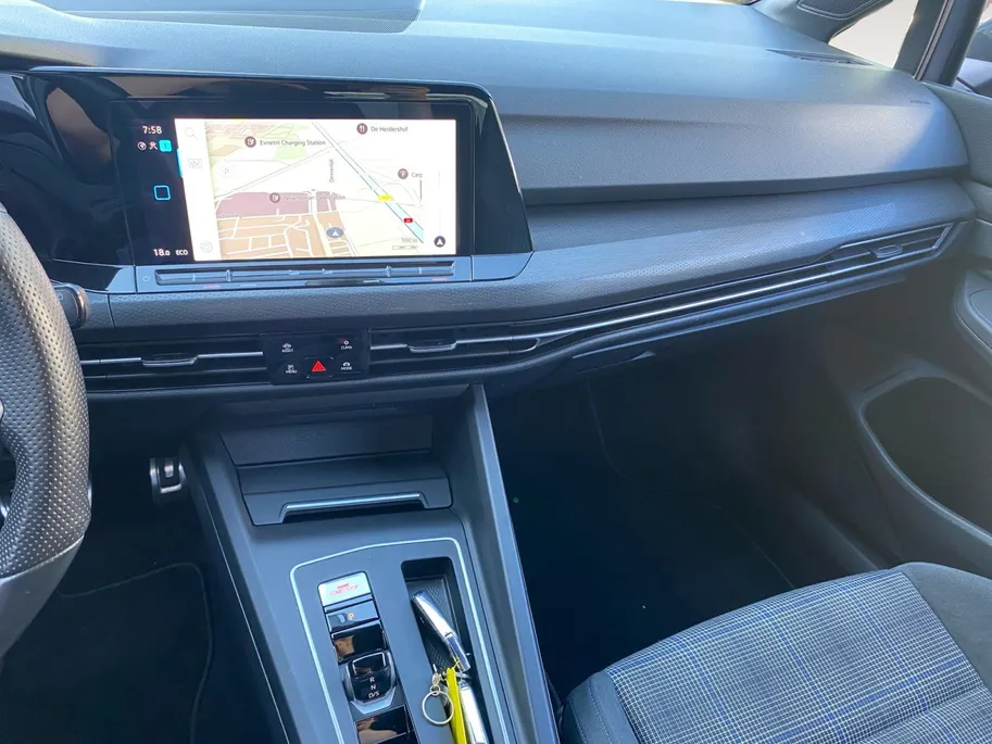 Volkswagen Golf 1.4 eHybrid GTE | Automaat | Kuipstoelen | Camera | Dodehoek Detectie | Cruise Control Adaptief | Climate Control | Keyless | DAB