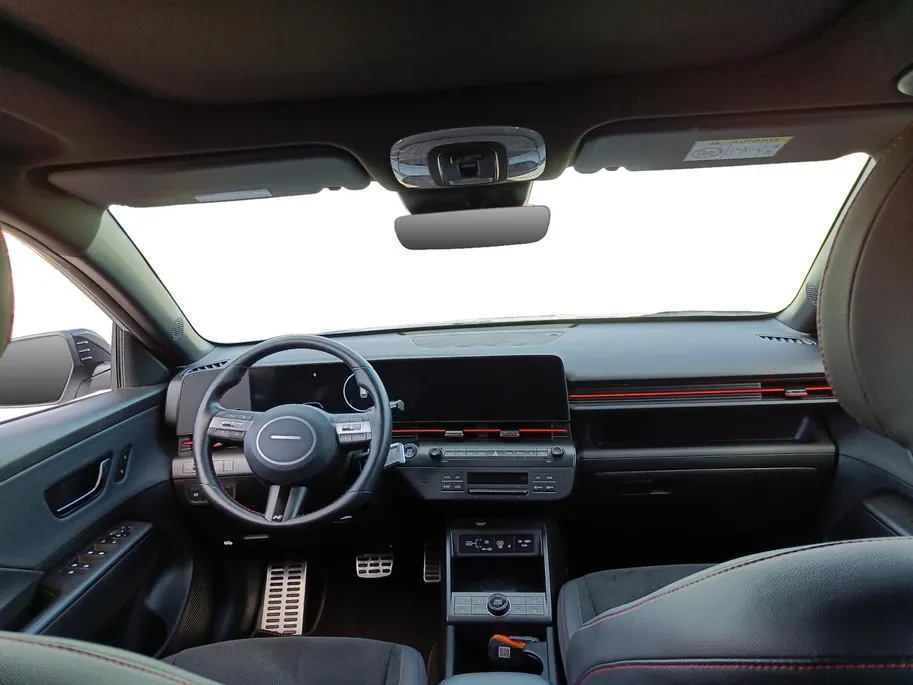 Hyundai Kona 1.6 GDI HEV N Line Sky | Apple Carplay/Android Auto | Kunstlederen/suede bekleding | Lichtmetalen velgen 5-spaaks 18 | Schuif/kanteldak
