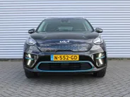 Kia e-Niro DynamicPlusLine 64 kWh | Warmtepomp | Schuif/kantel dak | 17' LM | Airco | Cruise | Navi | Camera |