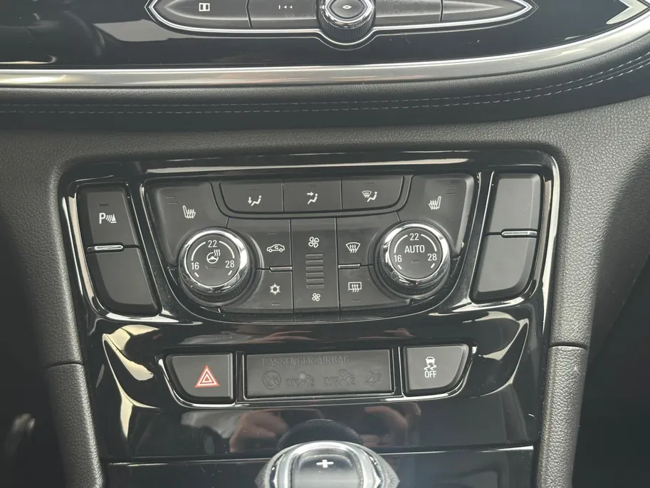 Opel Mokka X 1.4 Turbo Innovation Navigatie-pakket , Innovation-pakket , navi , camera , leder , panoramadak , cruise , tel , climate .