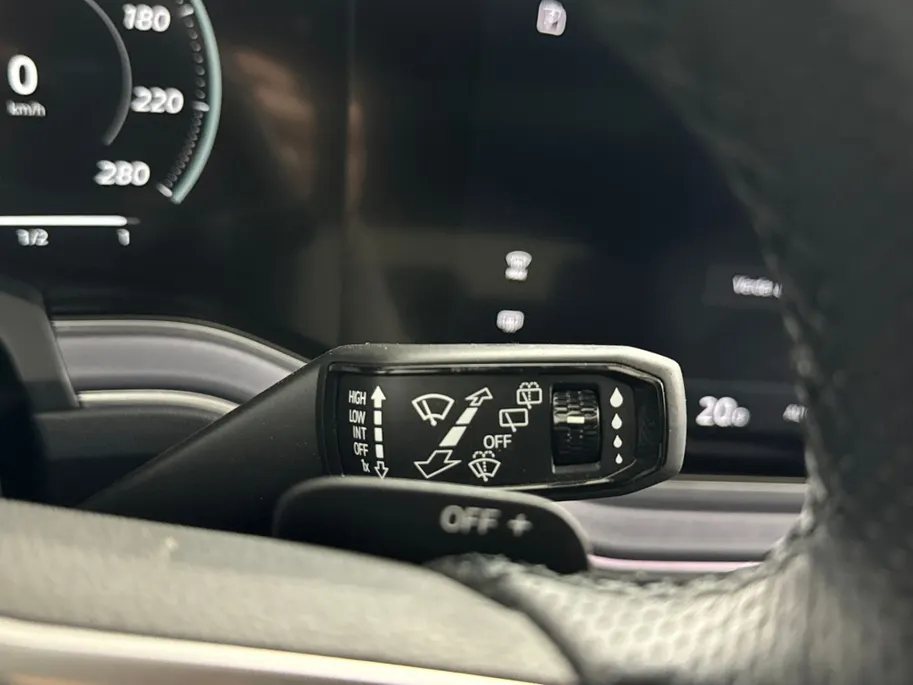 Volkswagen Touareg R 3.0 TSi eHybrid 4M 462 PK | Panoramadak | Luchtvering | Trekhaak