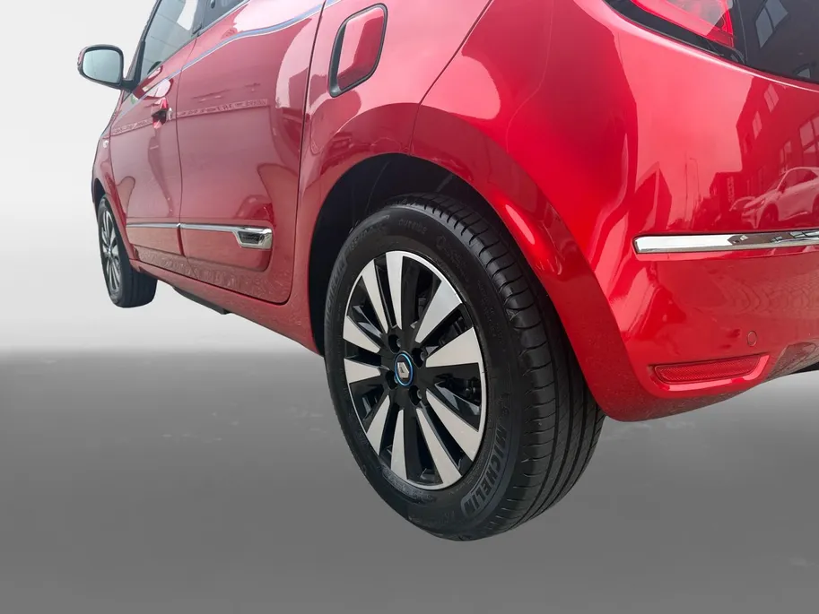 Renault Twingo Z.E. R80 Intens | Elektrisch | Stoelverwarming | Parkeersensoren | Camera | SOH 96.0% | Bluetooth | Cruise & Climate Control | Volledig Dealer Onderhouden | 12 Maanden BOVAG Garantie