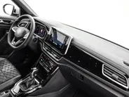 Volkswagen T-Roc 1.5 TSI 150pk DSG R-Line · Camera · Keyless · Dodehoeksensor · Stoelverwarming · ACC · Elek. Achterklep · 18'Velgen · Garantie t/m 19-02-2027