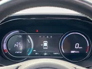 Kia e-Niro DynamicPlusLine 64 kWh | Climate control | Navigatie | Parkeercamera | Stoel + stuurverwarming | Keyless | Schuif-kanteldak | Line assist |