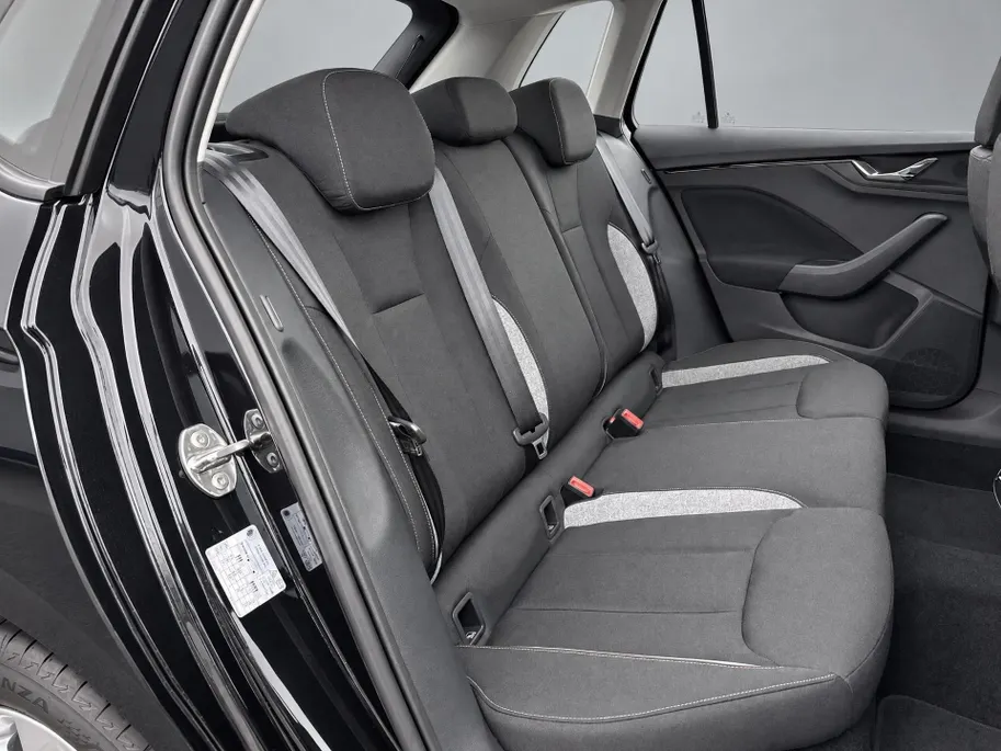 Škoda Kamiq Selection 1.0 TSI 85 kW / 115 PK SUV 6 versn. Hand | Privatelease €369,- | €1000,- INRUILPREMIE | UIT VOORRAAD LEVERBAAR!!
