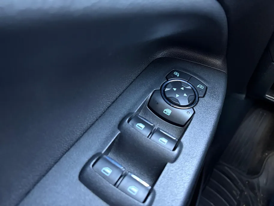 Ford EcoSport 1.0 EcoBoost ST-Line | Zwart dak | Winter Pack | Parkeersensoren | Cruise Control | Climate Control