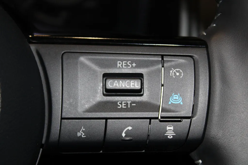Nissan QASHQAI 1.5 e-Power N-Design | Stuur-, stoel- en voorruitverwarming  | 20inch wielen |360grd camera | parkeersensoren voor en achter | Electrische stoelverstelling met geheugen | Alcantra/lederen bekleding | 205PK | Two-tone lak | Apple carplay & Android auto |