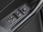 Volkswagen T-Roc 1.5TSI/150PK R-Line Black Style DSG · Panoramadak · Apple/Android Car Play· Camera + Parkeersensoren · Stoelverwarming · 19'' Velgen ·  Garantie t/m 07-07-2027