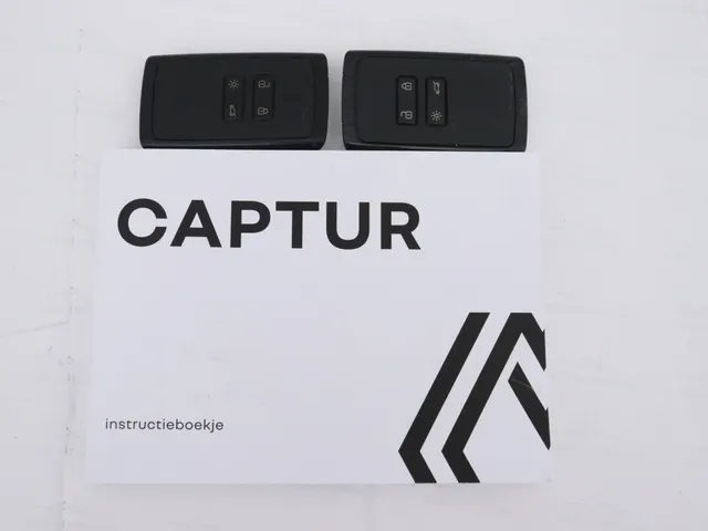 Renault Captur 1.3 TCe 140PK Zen | DEALER ONDERHOUDEN | CLIMAT CONTROL | CARPLAY | PARK. SENSOREN | LM VELGEN