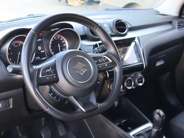 Suzuki Swift 1.2 Style Hybrid Adaptive Cruise | Carplay | Keyless
