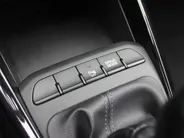 Kia Stonic 1.0 T-GDi MHEV DynamicPlusLine | Trekhaak | 15' LM | Clima | Cruise | Navi | Camera | LED | Keyless | 1e eigenaar |