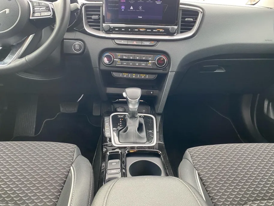 Kia Ceed Sportswagon 1.5T DynamicPlusLine | Automaat | Stoel + stuur verwarming | Navigatie | Climate control | Elektrische achterklep