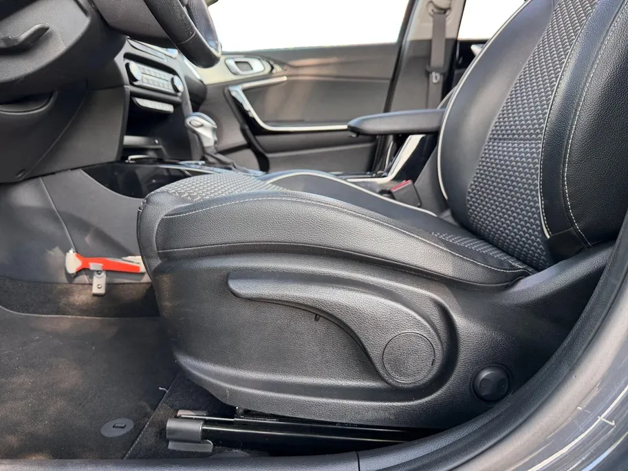 Kia Ceed Sportswagon 1.0 T-GDi MHEV Launch Edition |Automaat| Schuif/Kantel Dak | Elekt. Achterklep | Adaptieve Cruise Control | Stoel/Stuurverwarming |