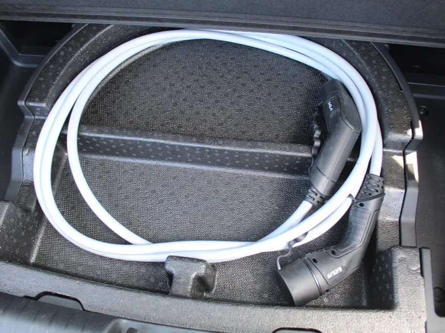 Kia e-Niro DynamicPlusLine 64 kWh | Schuif-/kantel dak | Cruise adapt.| Navi | 17' LM | Stuur-/stoelverwarming | Camera | Clima |