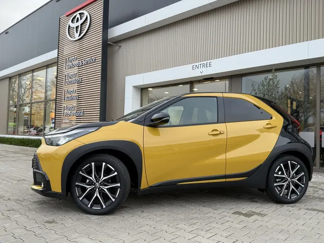 Toyota Aygo X Hybrid 115 GR Sport | PDC V/A | Stoelverwarm. | Camera |