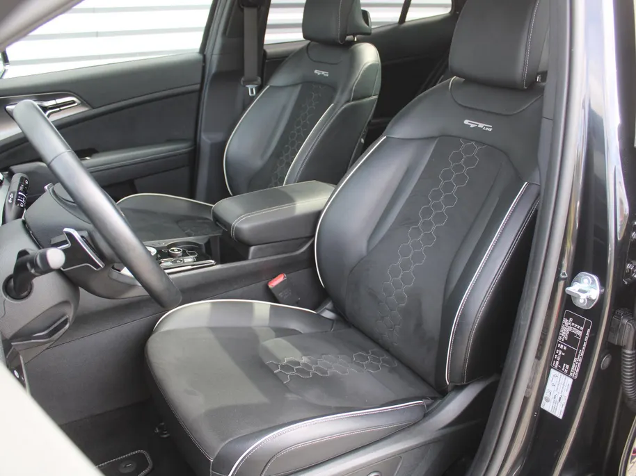 Kia Sportage 1.6 T-GDi Hybrid GT-Line | Stuur-/stoelverwarming | Elek. stoelverstelling + achterklep | Schuifdak | 18' LM | Cruise adapt. | Camera |