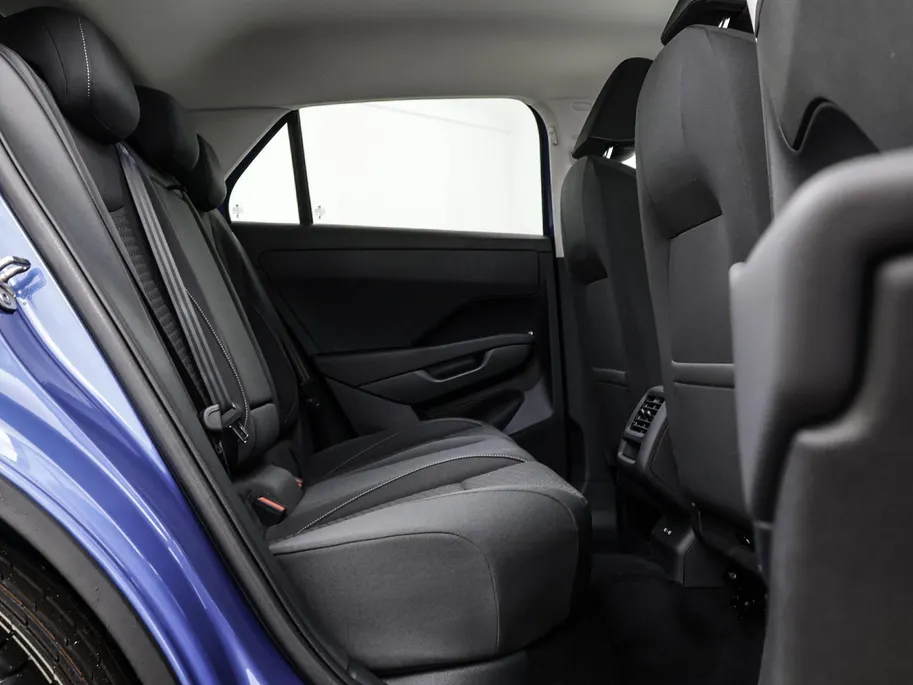Volkswagen T-Roc Life First Edition 1.5 eTSI 116 PK 7 versn. DSG · Comfort pakket · Achteruitrijcamera ·