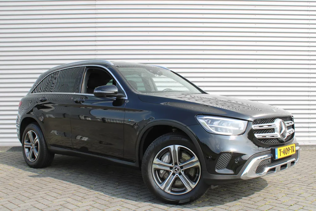 Mercedes-Benz GLC 300e 4MATIC | Plug-in | 320PK | Adap. Cruise | Rondom camera | 18' LM | Parkeerpakket |