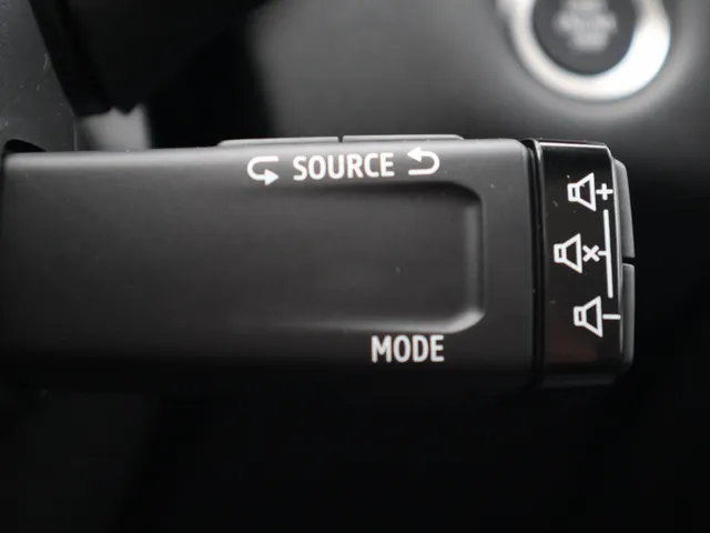 Mitsubishi Grandis 1.8 HEV Instyle Panodak | Harman Kardon | Leder