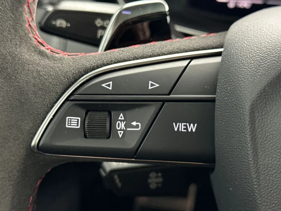 Audi RSQ8 4.0 TFSI RS Q8 Quattro | Panoramadak | Luchtvering | 23'' L.M. Velgen