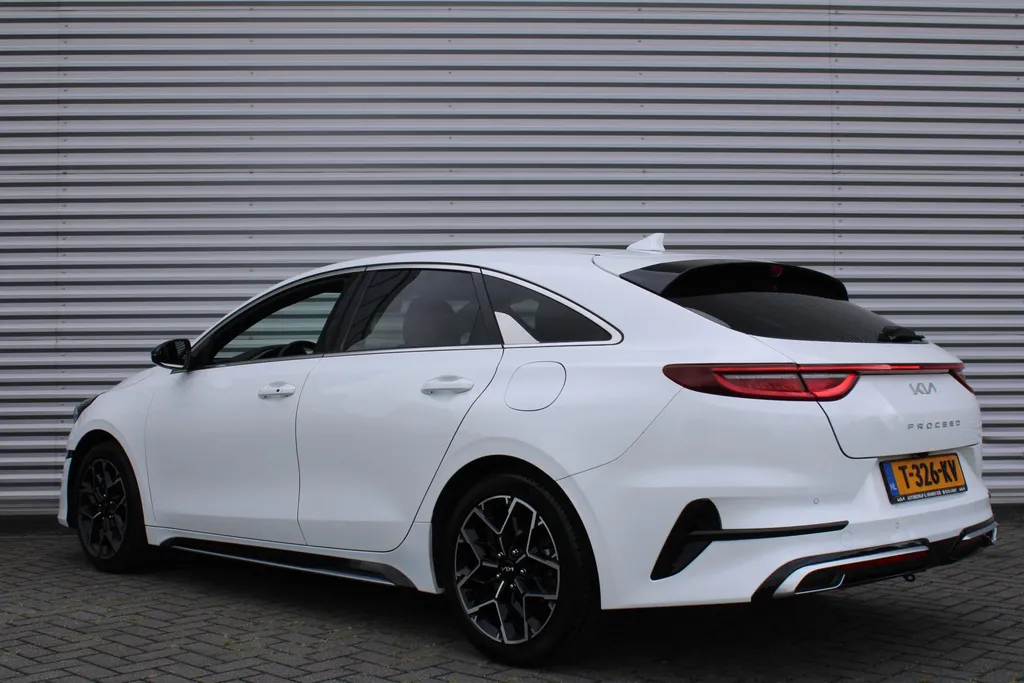 Kia ProCeed 1.5 T-GDi DCT7 GT-Line | BTW Auto | Automaat | Trekhaak | Verwarmde sportstoelen | Camera | Dodehoek detectie | Telefoonlader | LED |