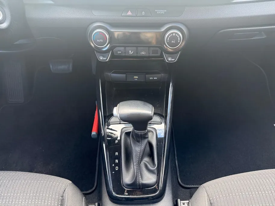 Kia Stonic 1.0 T-GDi MHEV DynamicLine | Automaat | Cruise Control | Climate Control | Camera | Navigatie | LM Velgen |