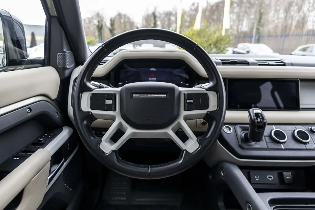 Land Rover Defender Hard Top 3.0 D250 110 MHEV SE EX.BTW