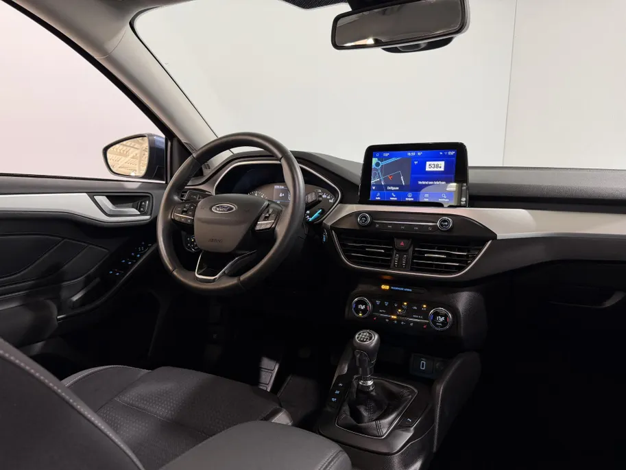 Ford Focus 100PK EcoBoost Trend Edition Business | 1e eigenaar | Winter Pack | Comfort Pack | Navi | Apple CarPlay/Android Auto | Parkeersensoren | Lichtmetalen Velgen | Cruise Control |
