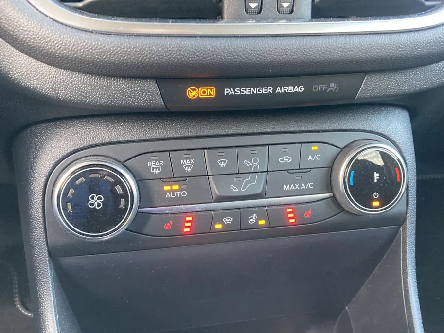 Ford Fiesta 1.0 EcoBoost Hybrid 125 pk Titanium Apple Carplay/Android Auto - Comfort Pack - Winter Pack
