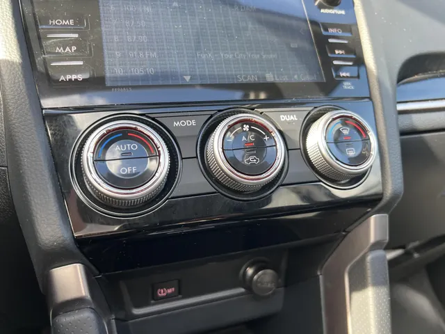 Subaru Forester 2.0 Premium Automaat | Trekhaak | All Season Banden | Elek. Schuif/Kantel Dak |17' LM Velgen | Navigatie
