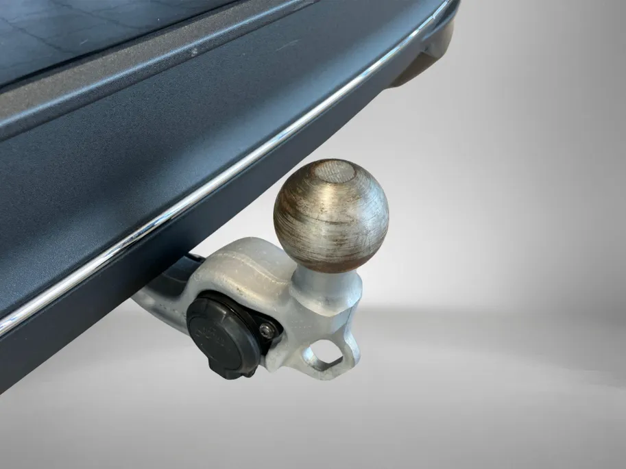 Volkswagen Passat Variant 1.5eTSI/150PK Elegance Business DSG · Trekhaak · Camera · Apple/Android Car Play · Navigatie · Dodehoeksensoren · Massage · Stoelverwarming ·