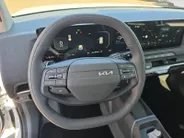 Kia EV2 Plus 42.2 kWh | Navigatie | Climate control | Stoel + Stuurverwarming | Parkeer sensoren voor + achter | Parkeer camera achter | DEMO