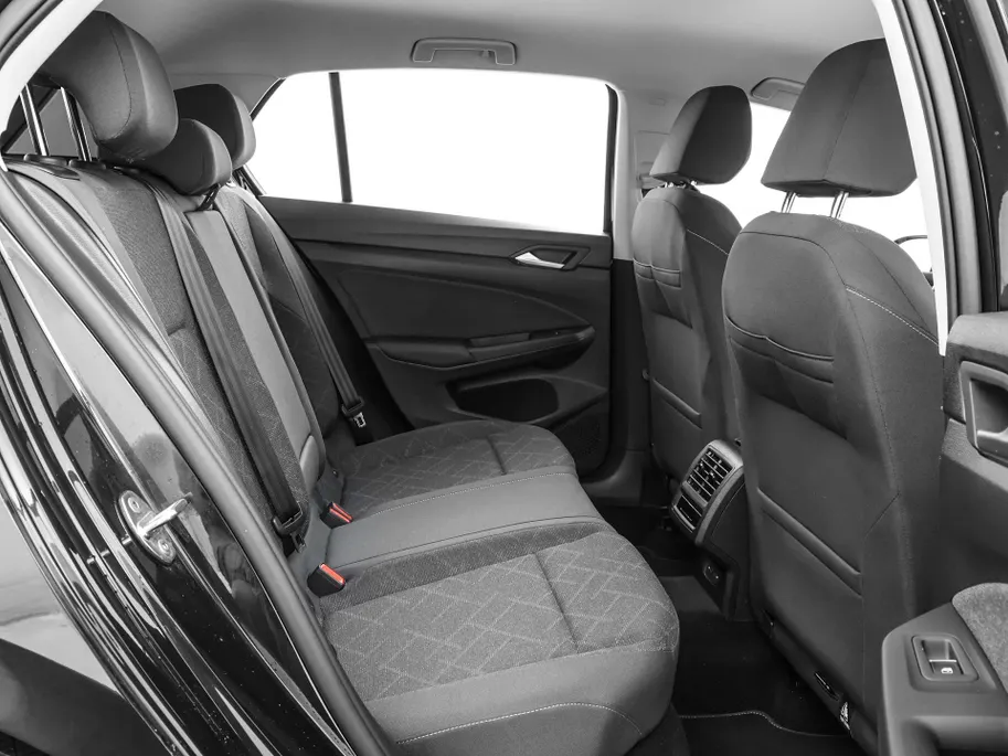 Volkswagen Golf 1.0 eTSI 110pk DSG Life Business · Camera · Keyless · Dodehoeksensor · Apple/Android Car Play · Clima · Navigatie · Garantie t/m 12-10-2026 of 60.000km