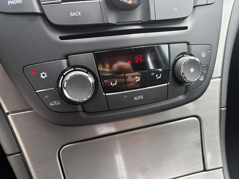 Opel Insignia 1.6 T Edition |Trekhaak| Cruise control|12maanden Bovag garantie| Nieuwe APK|
