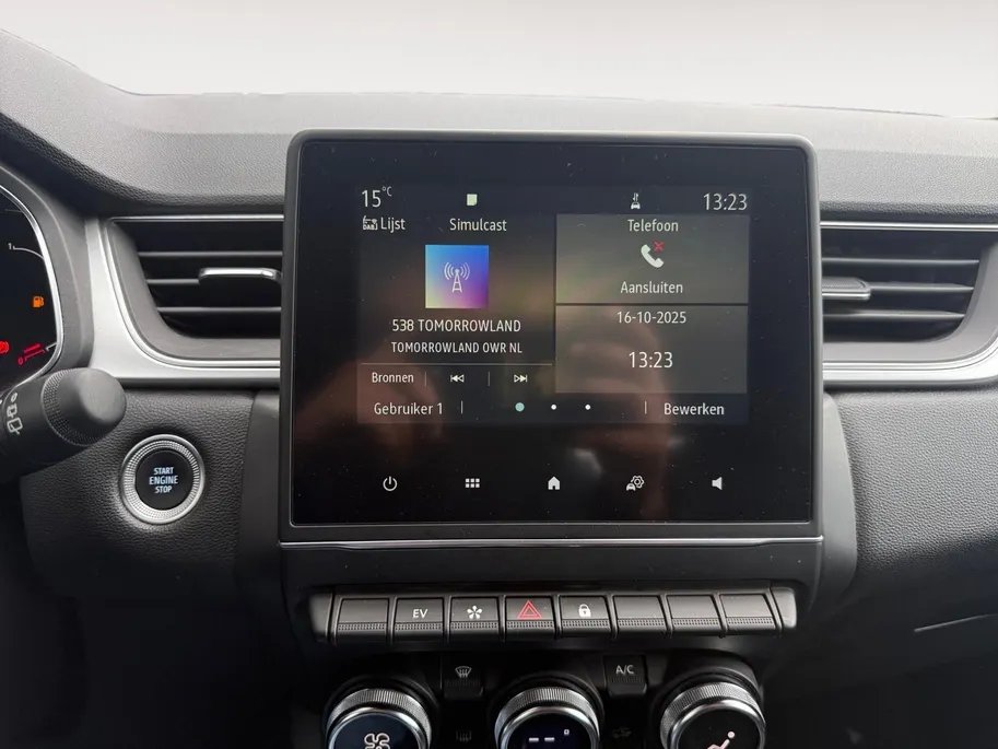 Renault Captur 1.6 E-Tech Hybrid 145 Intens AIRCO APPLE CARPLAY/ANDROID AUTO CRUISE CONTROL ACHTERUIT RIJ CAMERA PARKEERSENSOREN VOOR/ACHTER LM VELGEN ZEER MOOIE AUTO