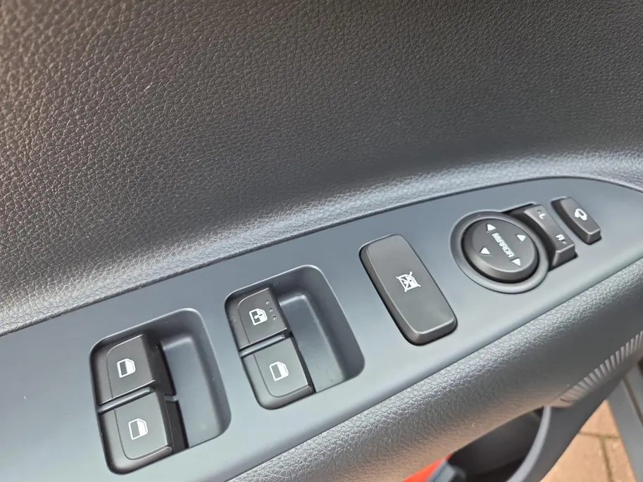 Kia Stonic 1.0 T-GDi MHEV DynamicPlusLine 1e Eigenaar | Dealer onderhouden | Fabrieksgarantie | NAP