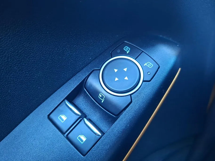 Ford Fiesta 1.0 EcoBoost Active First Edition | Climate Control | Voorruitverwarming | Adaptive cruisecontrol | 17' Lichtmetaal | Navigatie | Parkeersensoren |