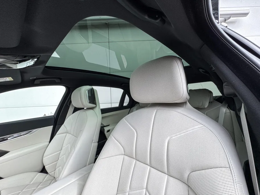 BMW i7 eDrive50 106 kWh
