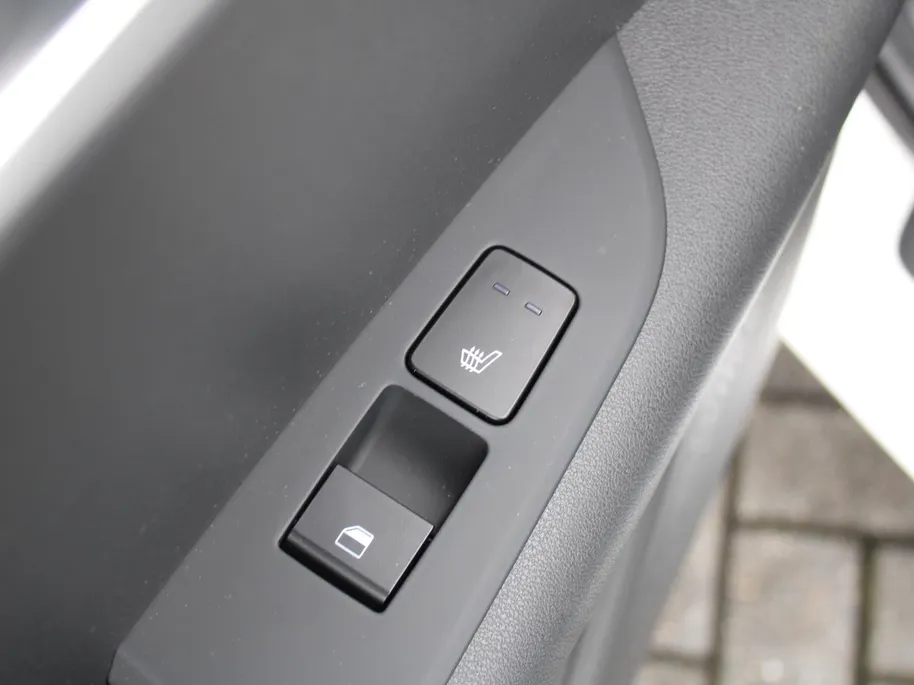 Kia Niro 1.6 GDi Hybrid ExecutiveLine | Stuur-/stoelverwarming + ventilatie | Leer | Schuifdak | 18' LM | Camera | Cruise adapt. | HUD | Zeer mooie auto |
