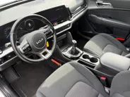 Kia Sportage 1.6 T-GDi MHEV DynamicLine | APPLE CARPLAY/ ANDROID AUTO | NAVI | DAB+ | CAMERA | HANDGESCHAKELD | ORIGINEEL NL | 150PK | 1.650KG TREKGEWICHT | NETTE AUTO |