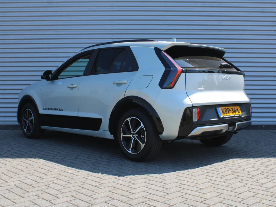Kia Niro 1.6 GDi Hybrid DynamicPlusLine | Stuur-/stoelverwarming | Schuifdak | Elek. stoelverstelling + achterklep | Dodehoekdetectie | Camera | Telefoonlader | HK audio | LED |
