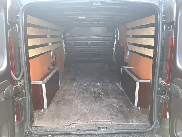 Renault Trafic 2.0 dCi 130 T30 L2H1 GB Comfort Black Edition | Airco | Cruise | LM velgen | Betimmering | Trekhaak | Bijrijdersbank | Demonstratieauto, vraag naar beschikbaarheid ! |