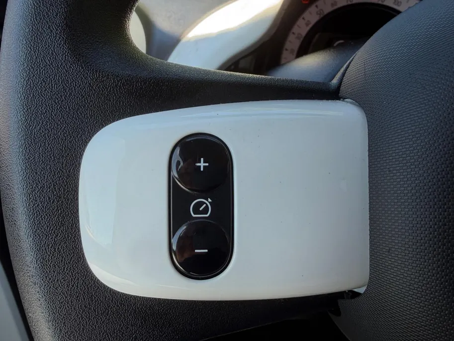 Renault Twingo Z.E. R80 E-Tech Equilibre 22 kWh Apple Carplay/Android Auto , parkeersensor achter  , airco (automatisch) , usb , tel , multimedia scherm klein .