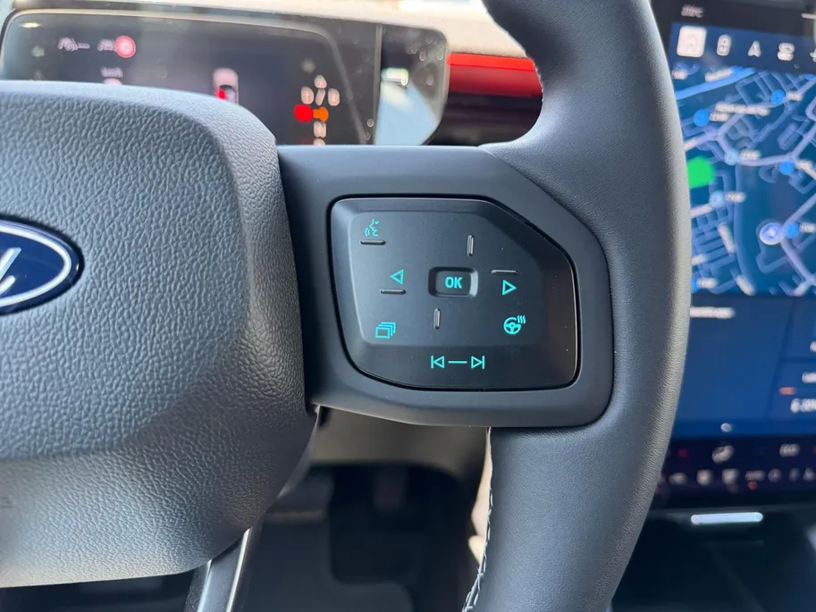 Ford Explorer Collection Extended Range RWD 79 kWh | Nieuw te Bestellen | €3.500,- Ready Set Ford Bonus | 579km WLTP Rijbereik | Trekhaak | B&O Premium Audio | 360 Graden Camera | HUD | Verwarmbare Voorstoelen | Verwarmbaar Stuur