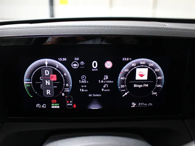 Volkswagen Tiguan 1.5 eHybrid Life Energy Edition Navigatie | 360 Camera | Head Up Display | Keyless | Led Plus Light | Trekhaak