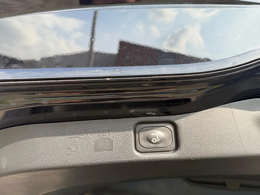 Ford Galaxy 2.5i HEV | Dealer onderhouden | Automaat | Pano dak | BLIS | 7 persoons | Lederen bekleding | Winter pack | Parkeersensoren voor en achter | Achteruitrijcamera | Cruise control | Apple carplay & Android auto | Privacy glas | Bovag garantie |