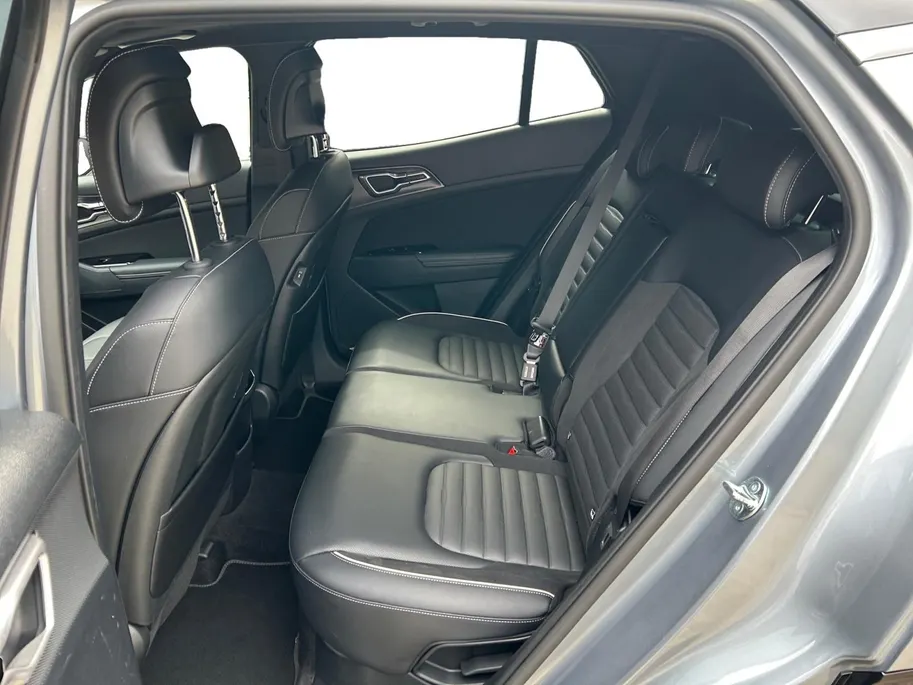 Kia Sportage 1.6 T-GDi Hybrid GT-PlusLine | Apple Carplay / Android Auto | Navigatiesysteem | Elektrisch verstelbare Voorstoelen | Bestuurdersstoel Met geheugen | Stoelverwarming + Stoelkoeling | Stuurverwarming | Elektrisch Bedienbaar Schuif / Kanteldak | Elektrisch 