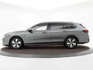 Volkswagen Passat Variant 1.5 eTSI 150pk DSG Elegance Business · Camera · Wegklapbare Trekhaak · Apple/Android Car Play · Dodehoeksensoren · P-Sensoren · 17'' Inch · Garantie t/m 18-06-2028 of 100.000