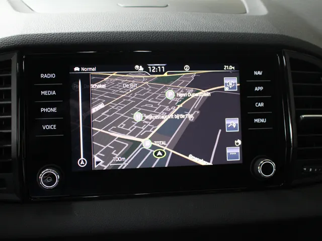 Škoda Karoq 1.5 TSI ACT Sportline Business Navigatie | Camera | Trekhaak | Stoelverwarming