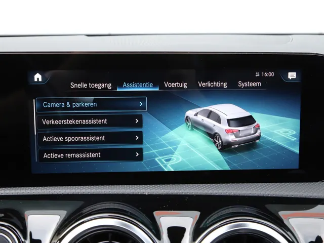 Mercedes-Benz A-Klasse 200 Luxury Line AUTOMAAT | LEER | CLIMA | PANO | NAVI